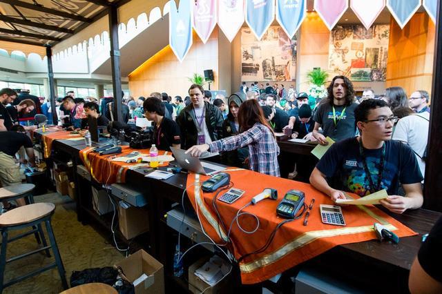 在落点与球 在落点与球